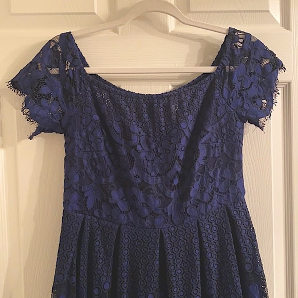 Francesca’s navy lace dress